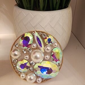 Elegant Iridescent Brooch